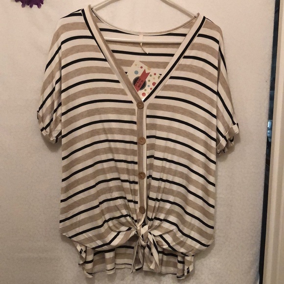 Nice lightweight button down tied top. USA made - Picture 3 of 3